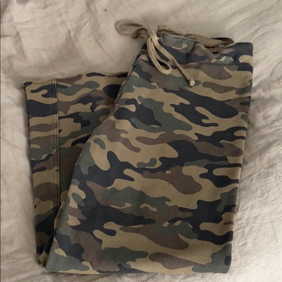 Nili Lotan Pants - Nili Lotan Camo Kiki sweatpants